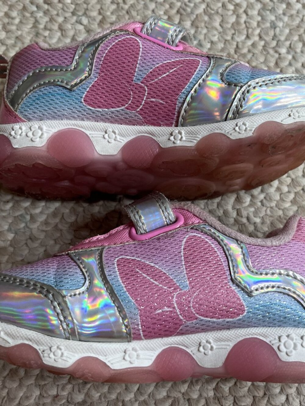 LIGHT UP Disney Minnie Mouse Little Girl’s Size 7 Sneakers Shoes Kids - Picture 5 of 12